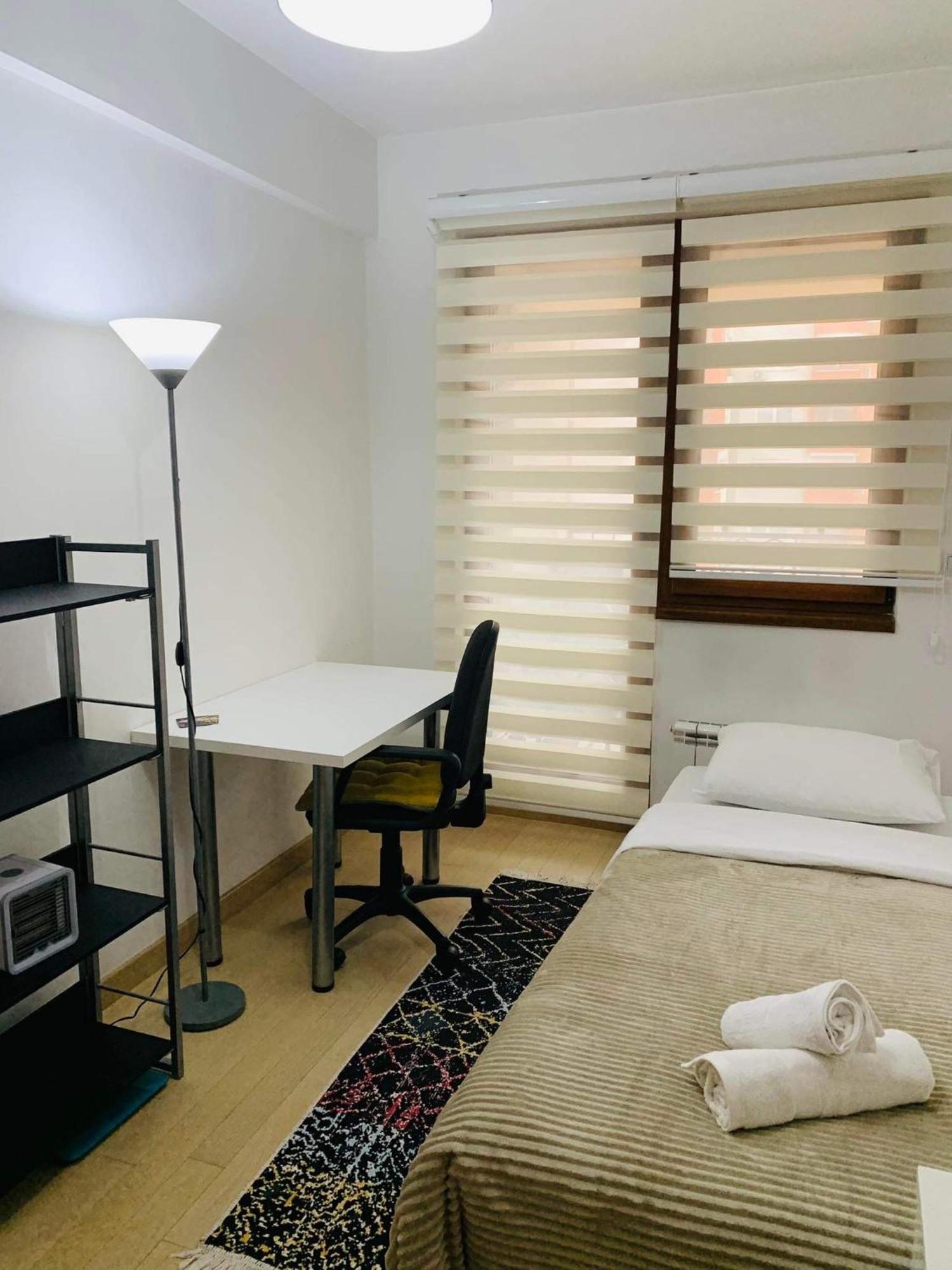 Modern Flatiron Apartment, Skopje Center Экстерьер фото